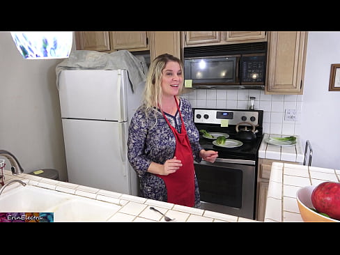 ❤️ A madrasta o ordenha na cozinha antes de sua data Porno real em pt-br.porngifmag.ru ❌️❤